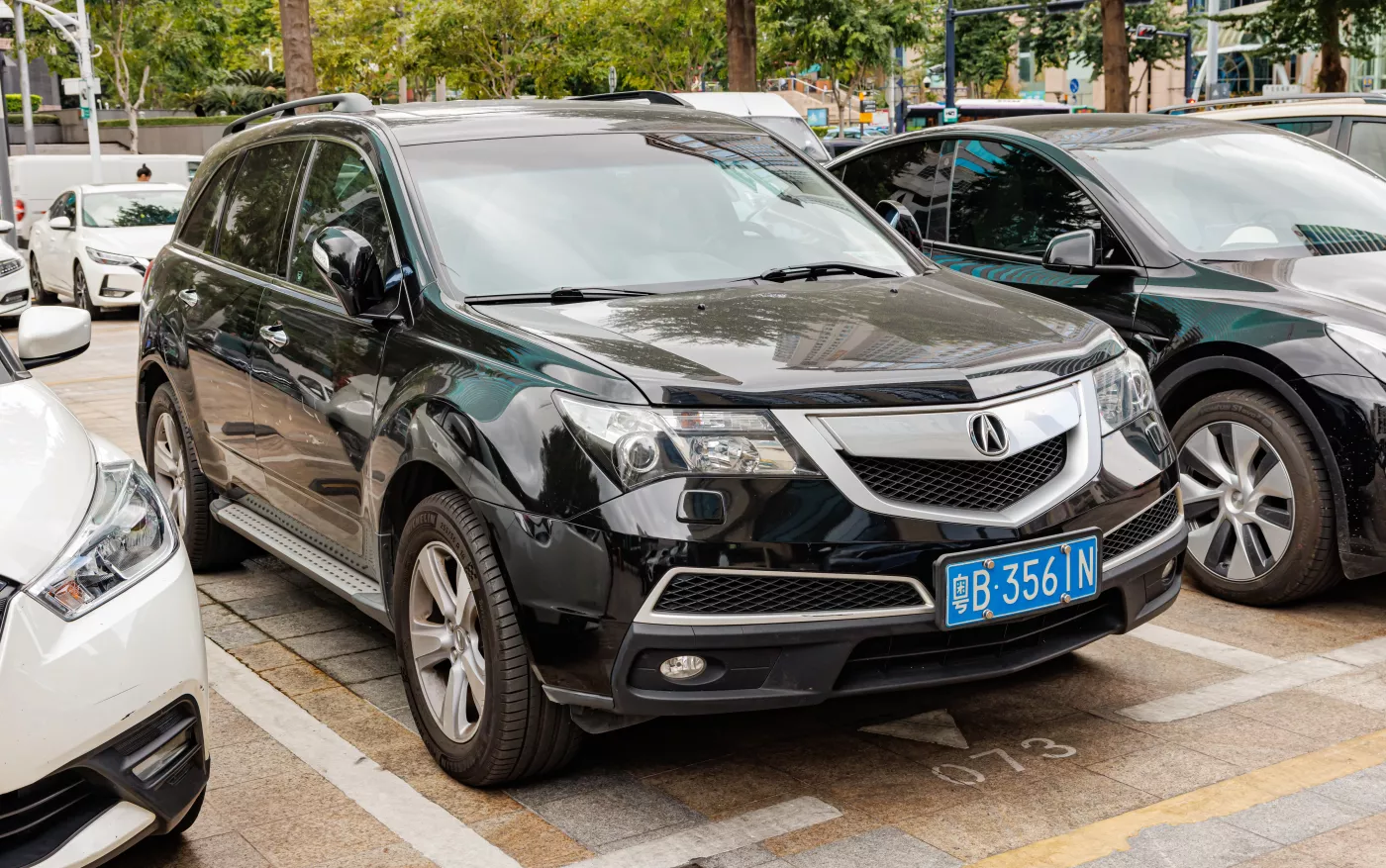 Acura MDX – Acura mid-size luxury crossover suv