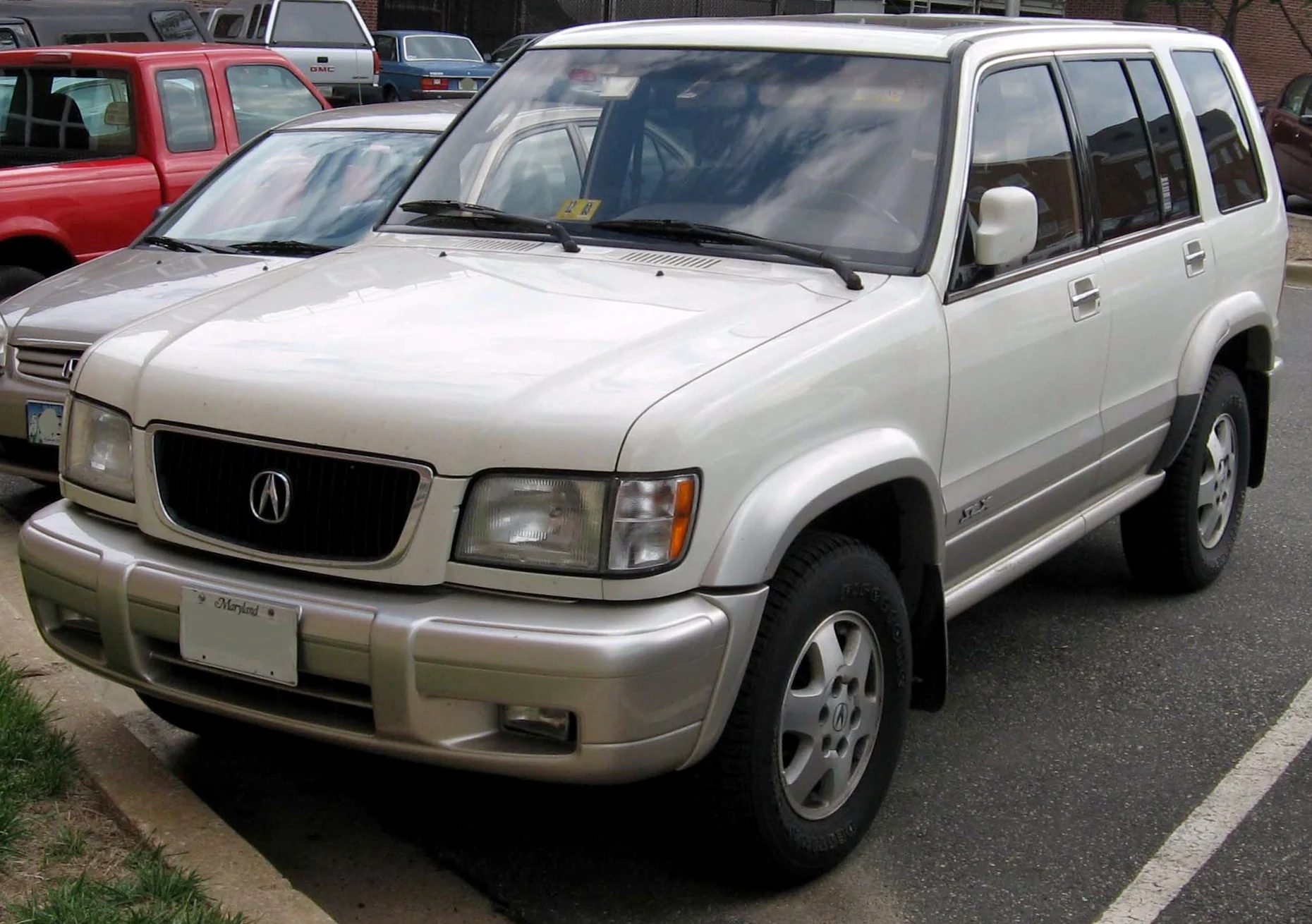 Isuzu Trooper – Acura mid-size suv