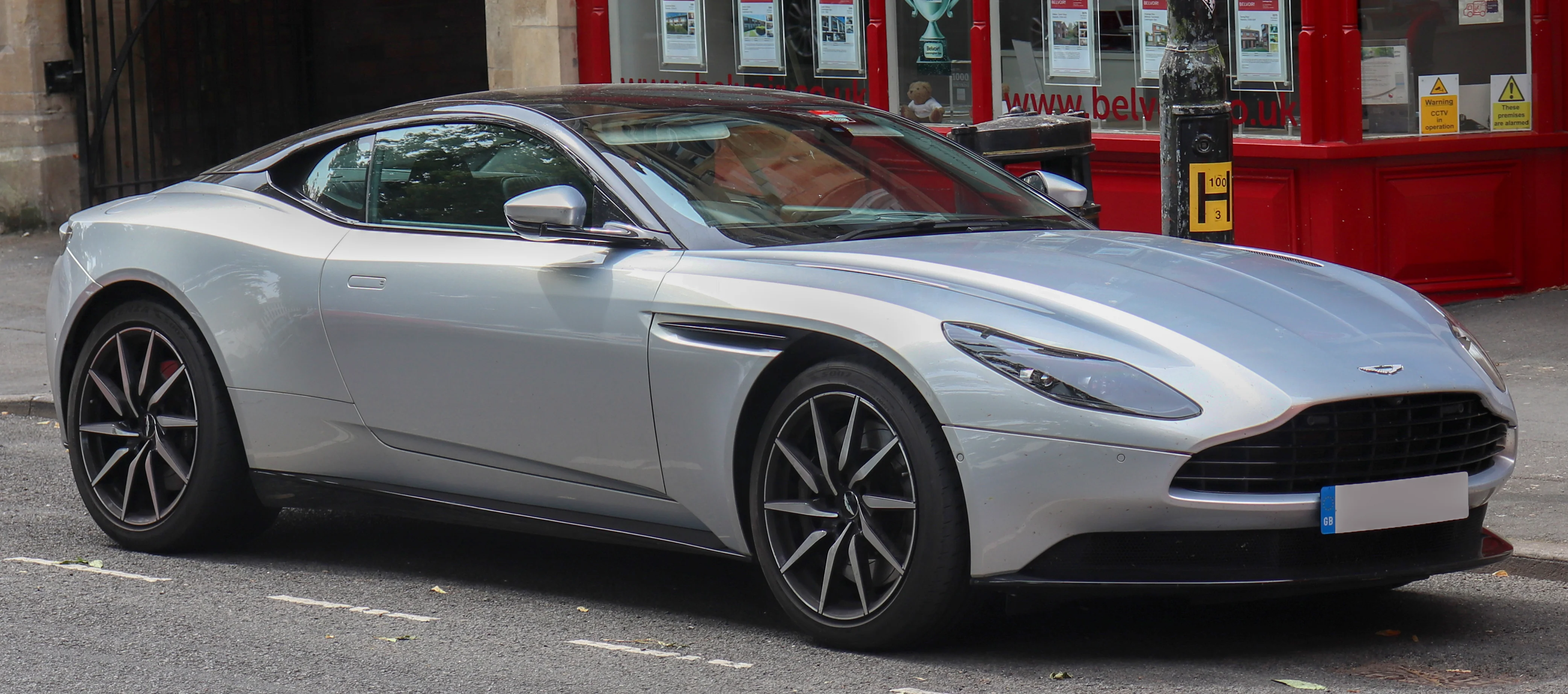 Aston Martin DB11 – Aston Martin grand tourer