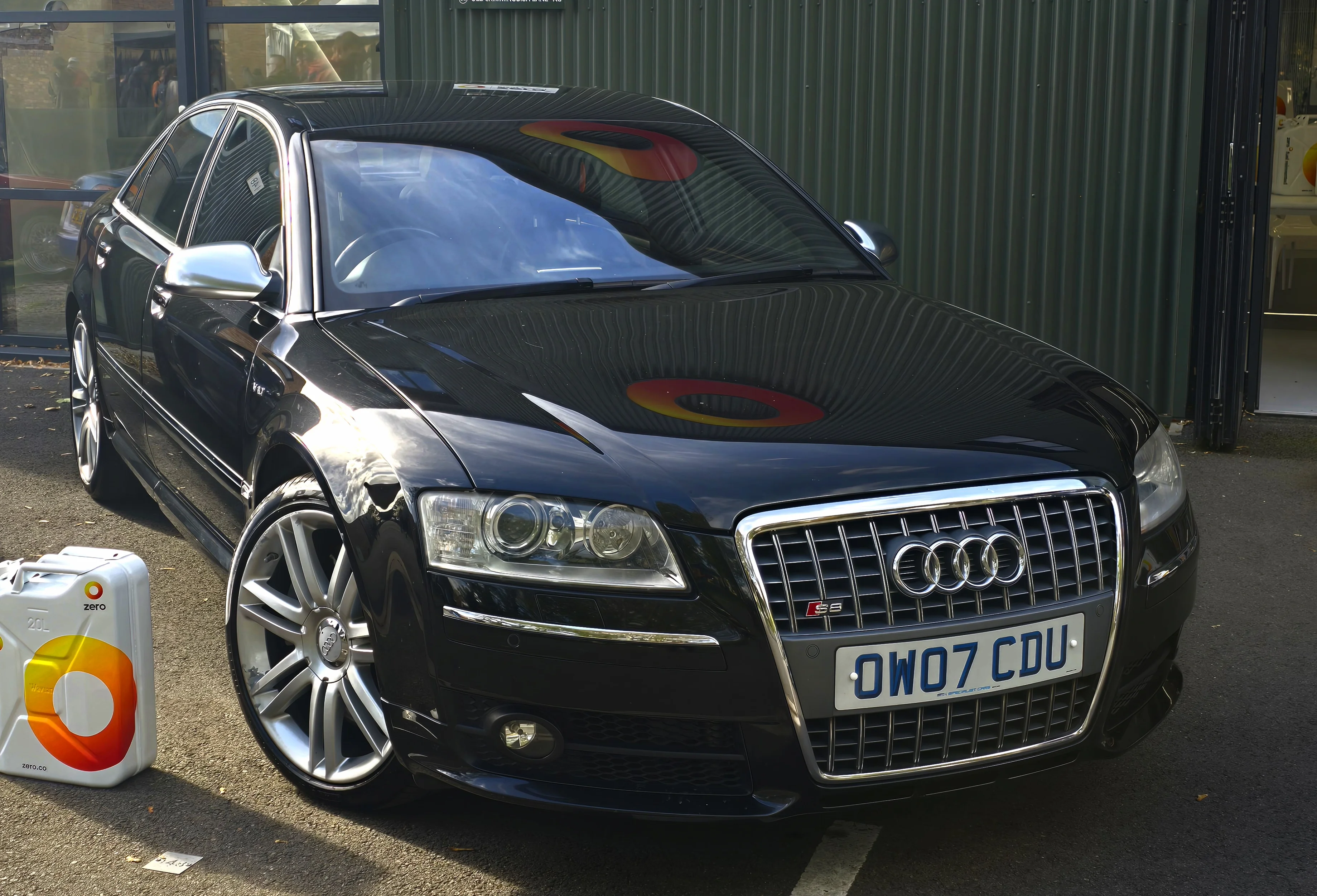 Audi S8 – Audi full-size luxury car