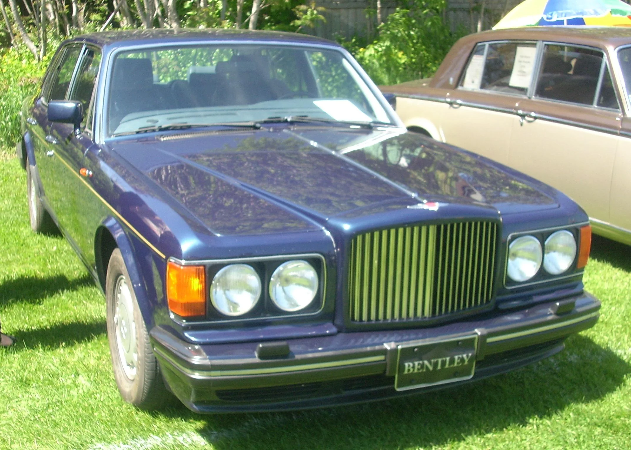 Bentley Turbo R – Bentley full-size luxury car