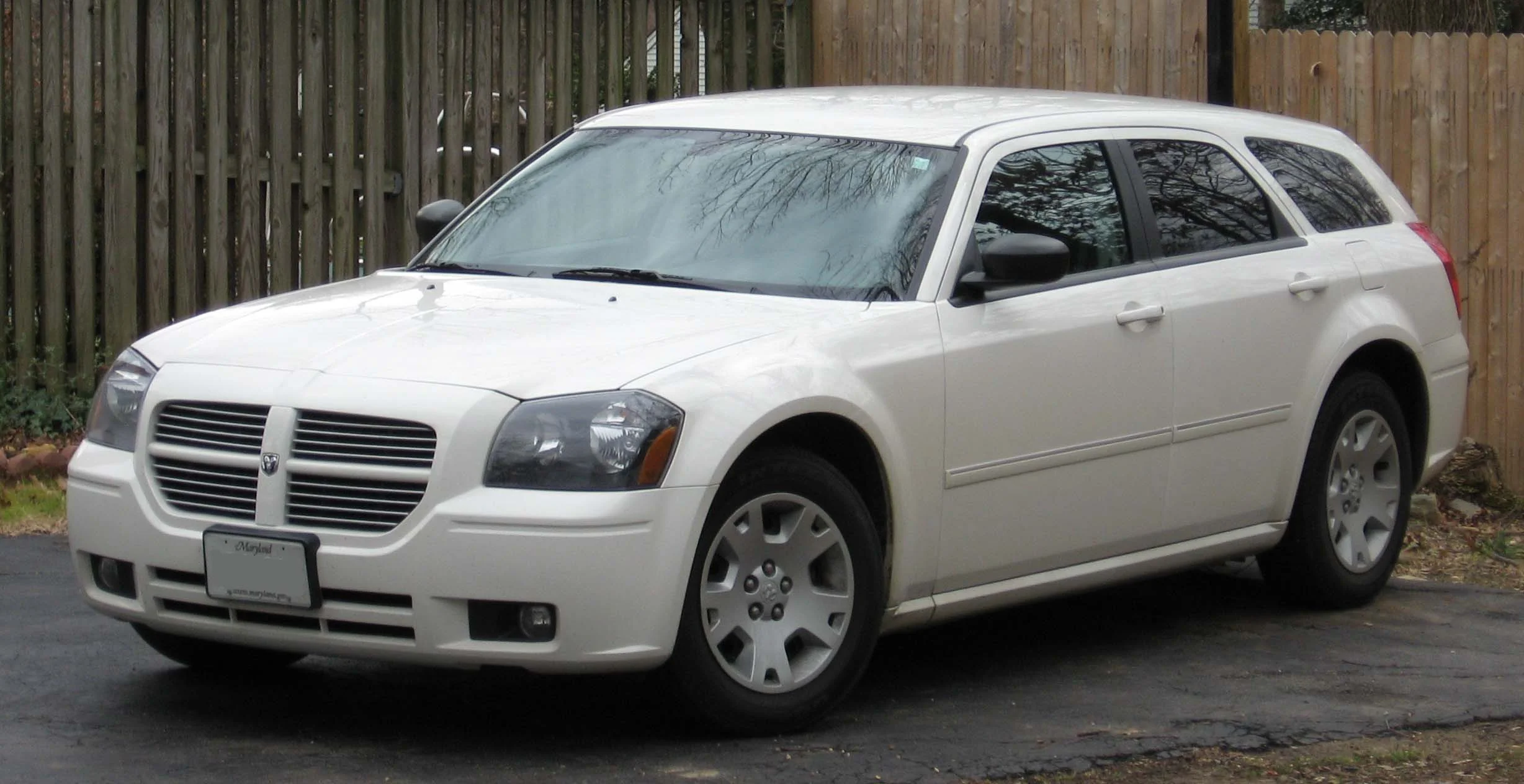 Dodge Magnum – Dodge mid-size