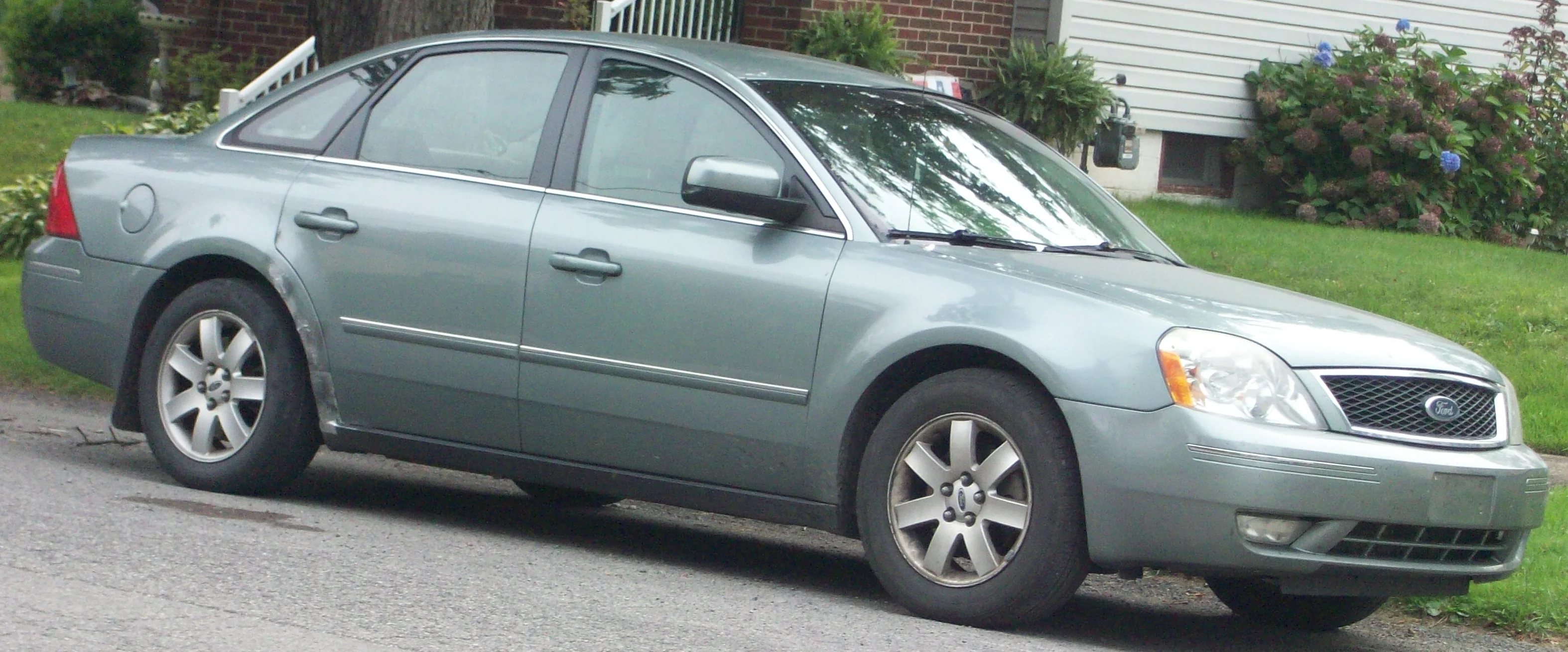 Ford Five Hundred – Ford full-size car