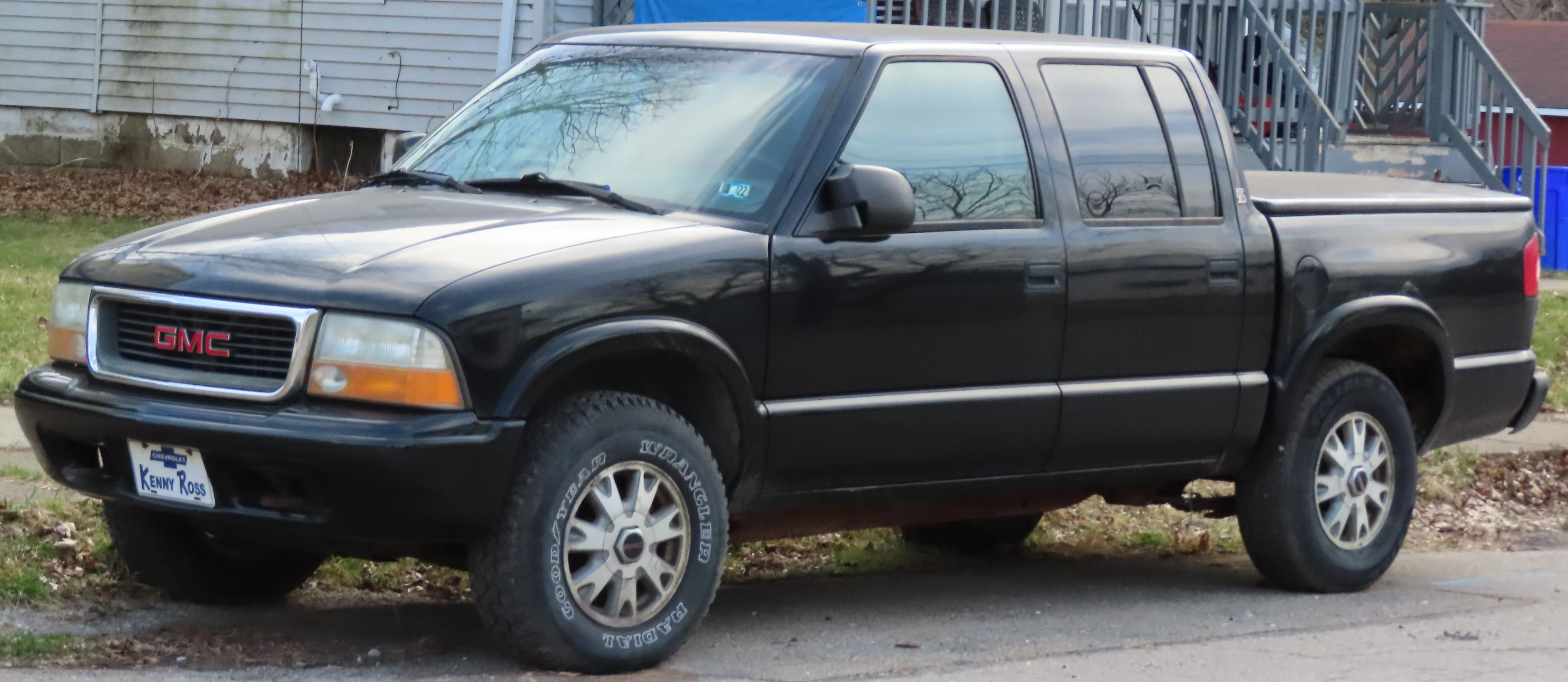 Chevrolet S-10 – GMC compact pickup truck