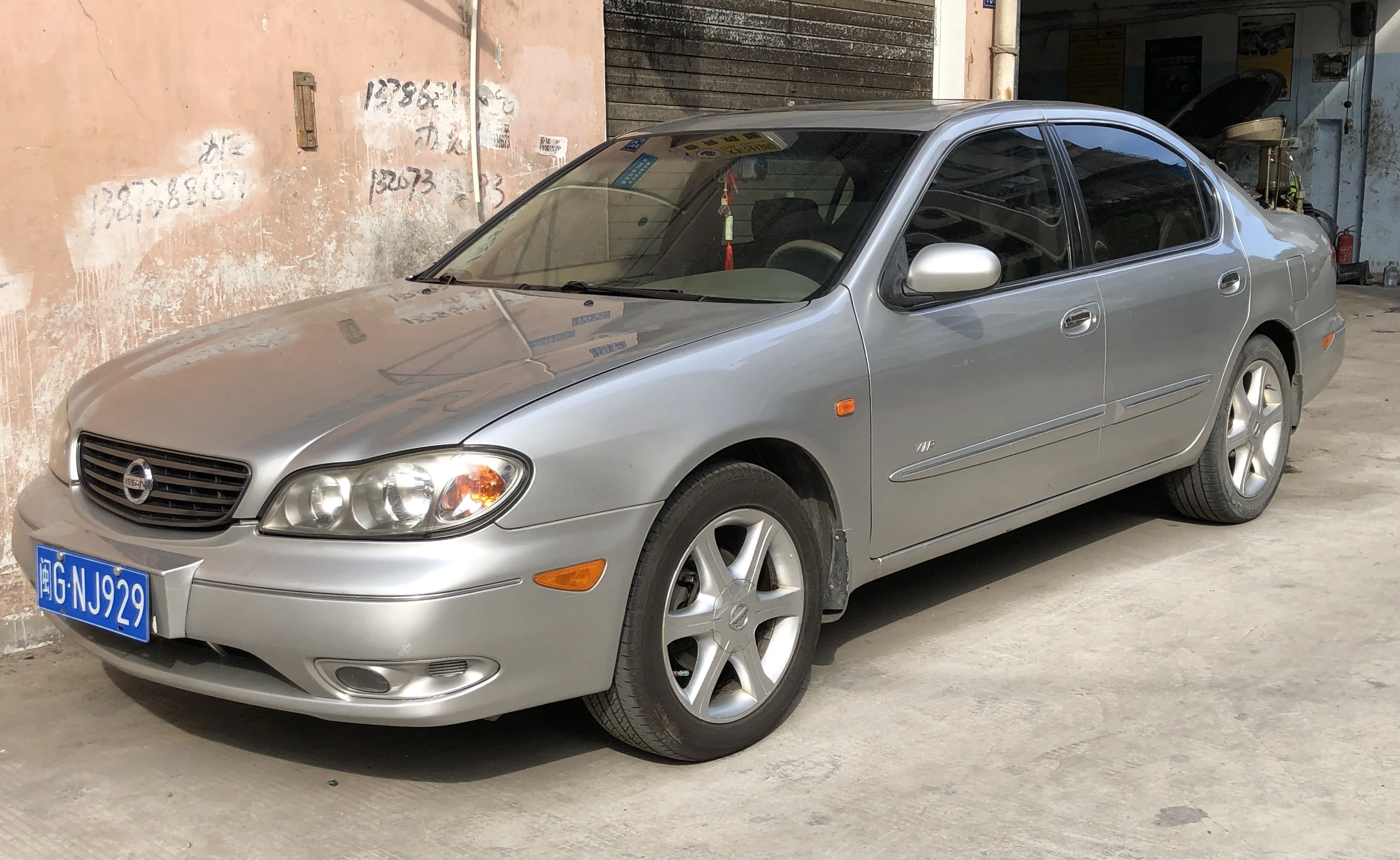 Nissan Cefiro – Infiniti mid-size
