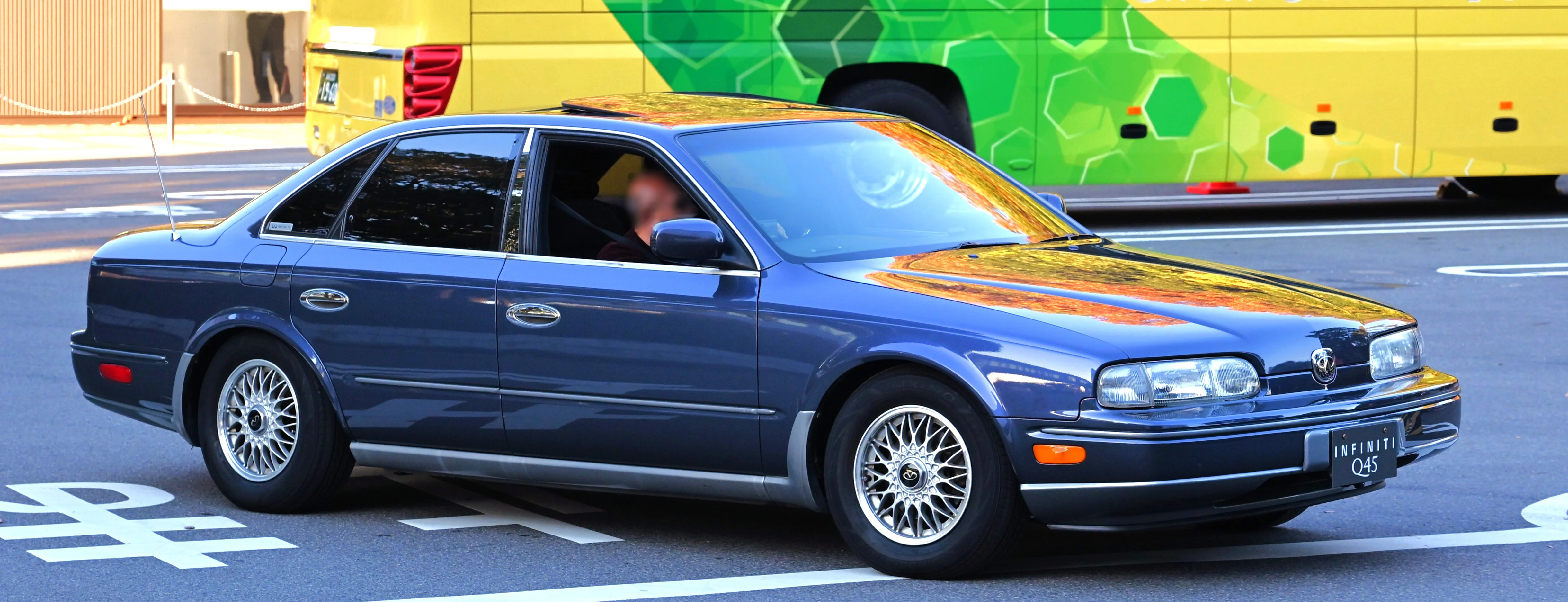 Infiniti Q45 – Infiniti full-size luxury car