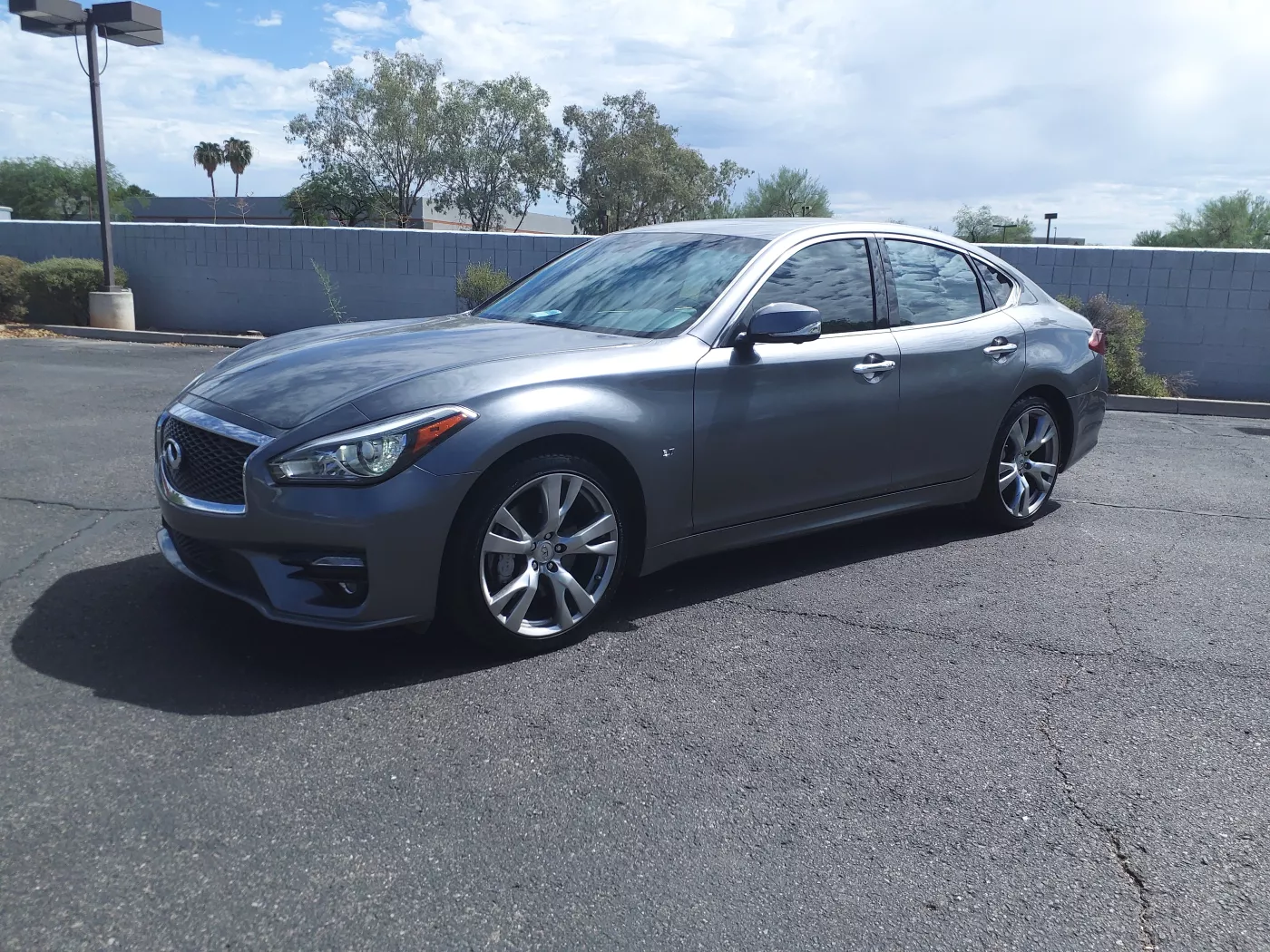 Infiniti Q70 – Infiniti executive car