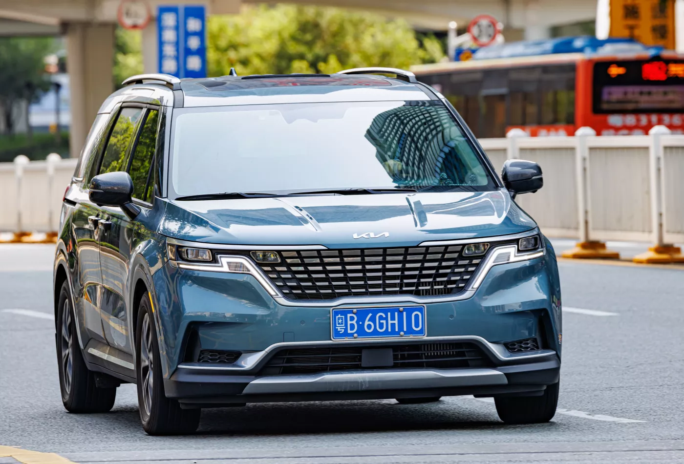 Kia Carnival – Kia minivan