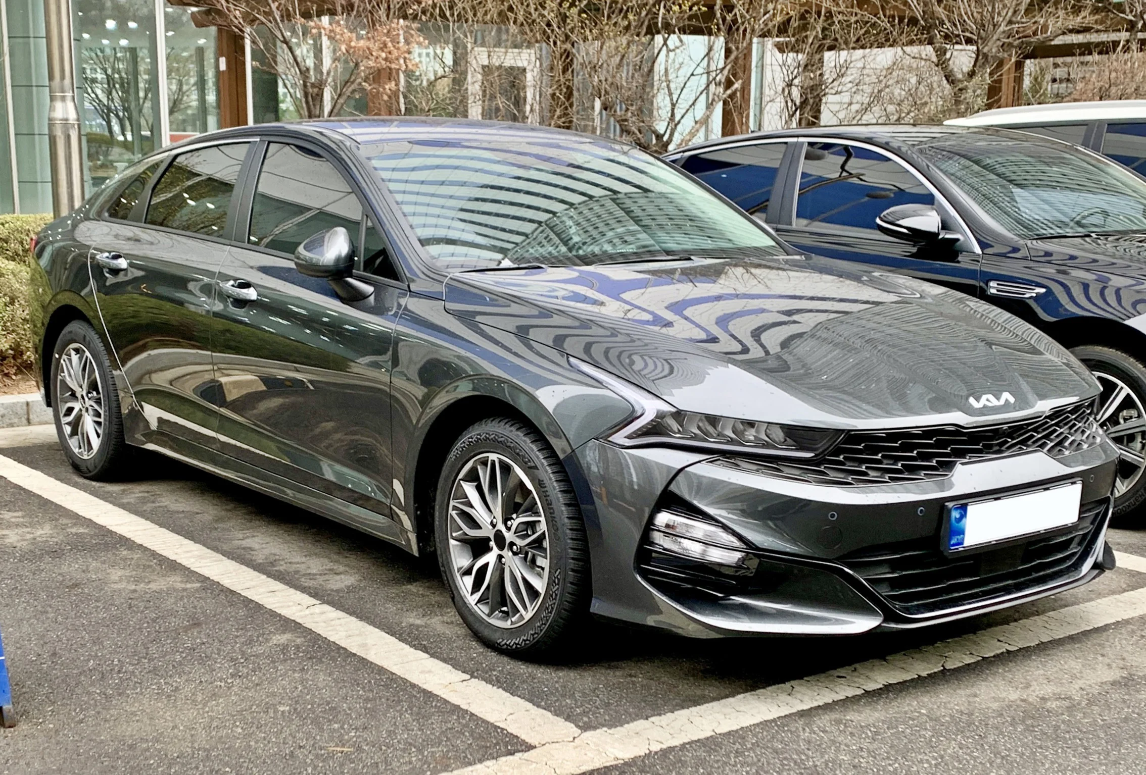 Kia K5 – Kia mid-size car