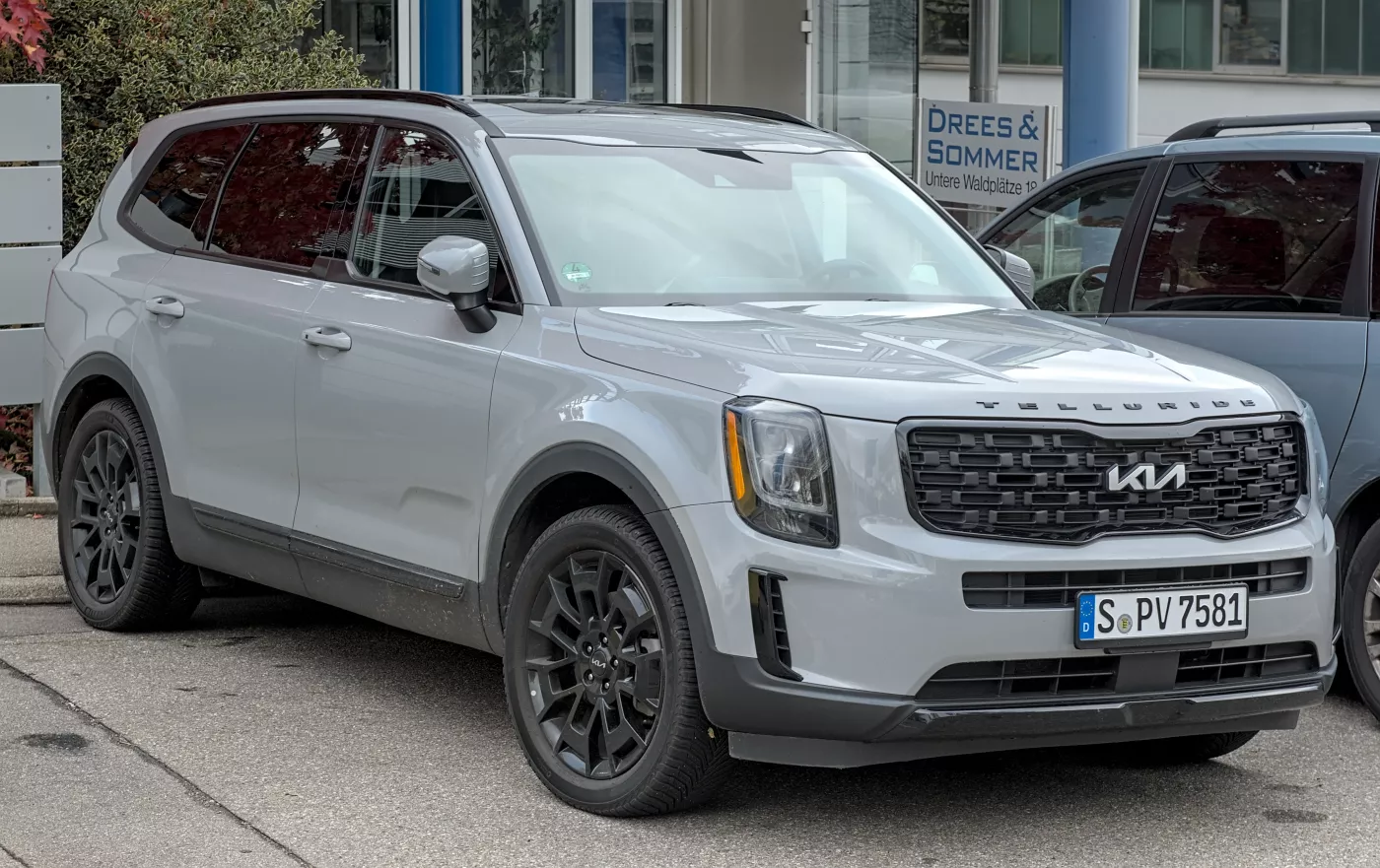 Kia Telluride – Kia mid-size crossover suv