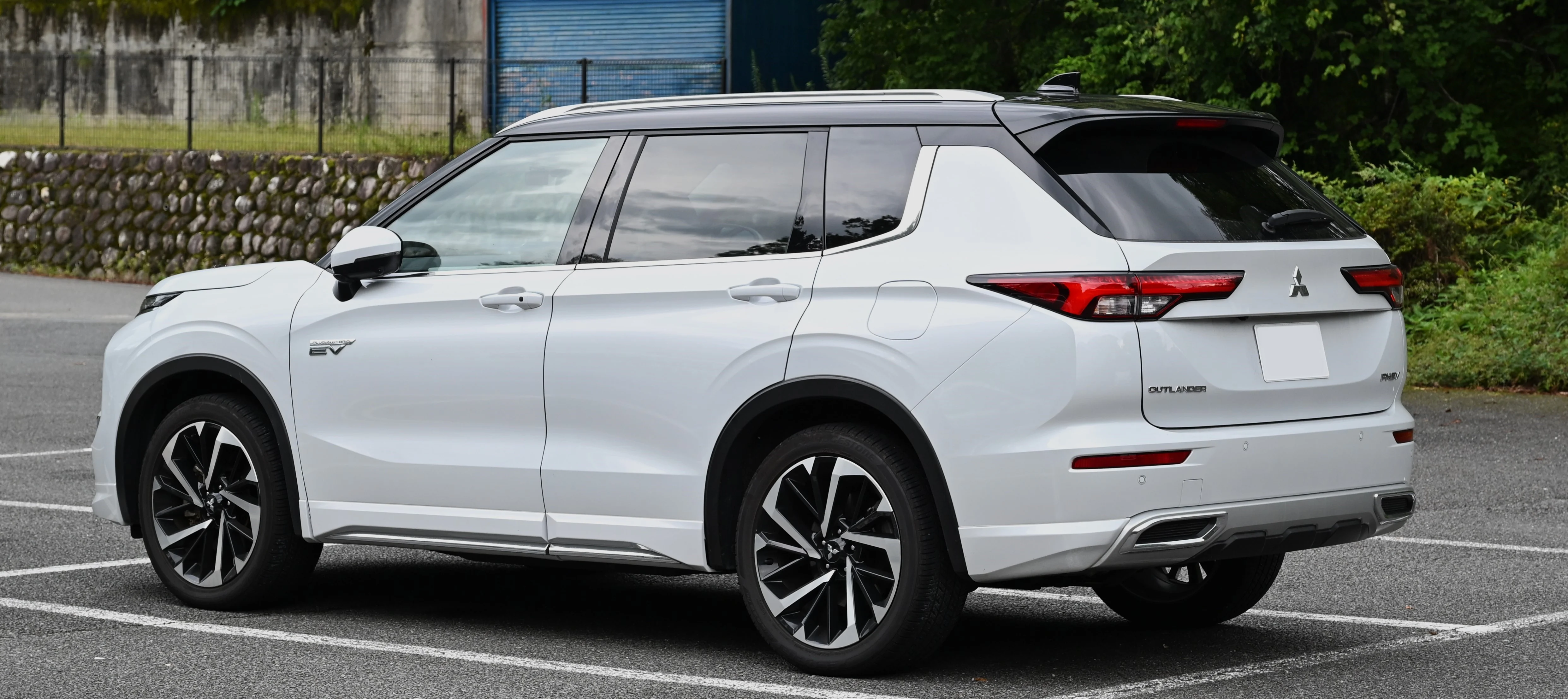 Mitsubishi Outlander – Mitsubishi compact crossover suv