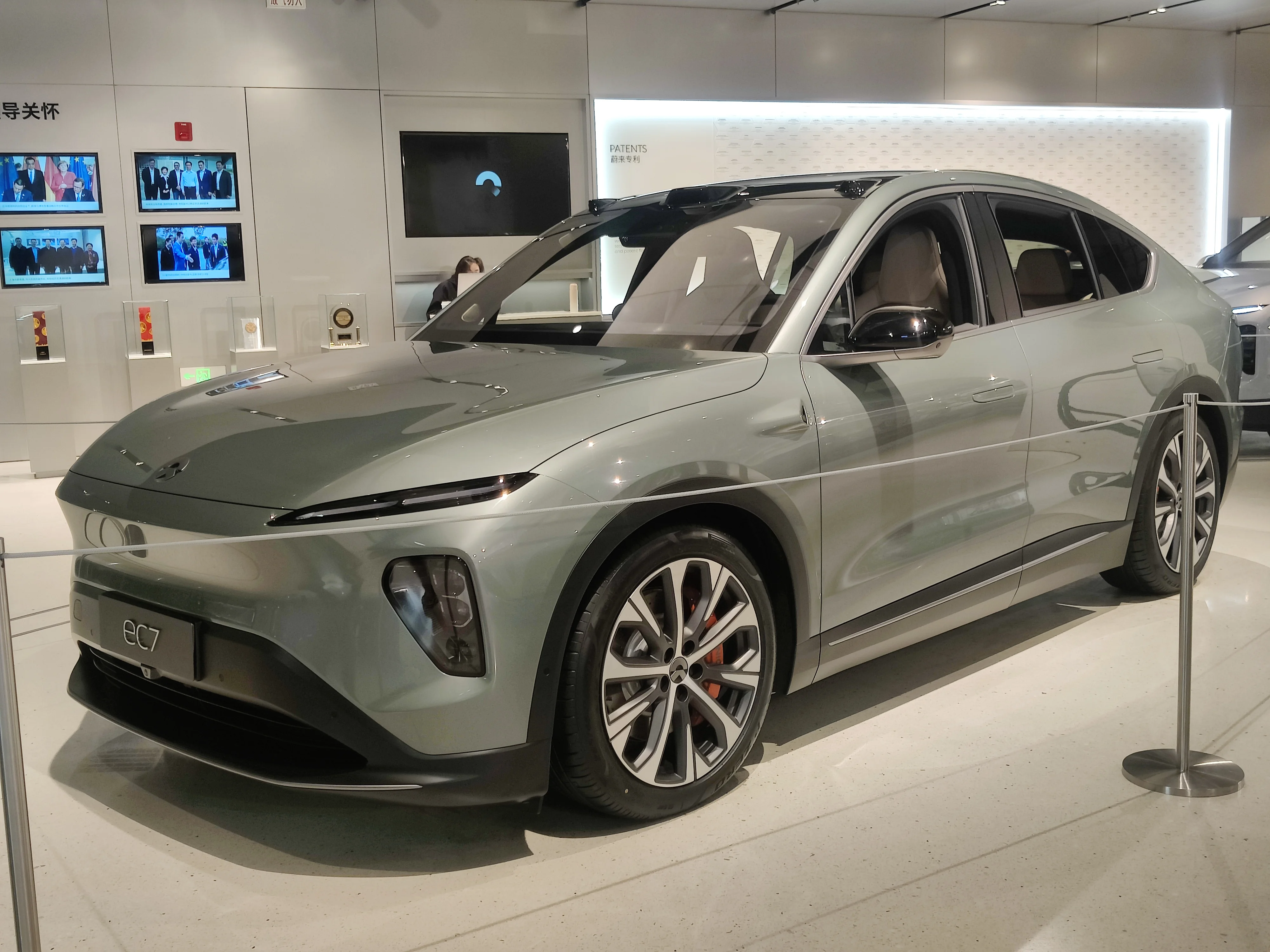 Nio EC7 – NIO mid-size luxury crossover suv