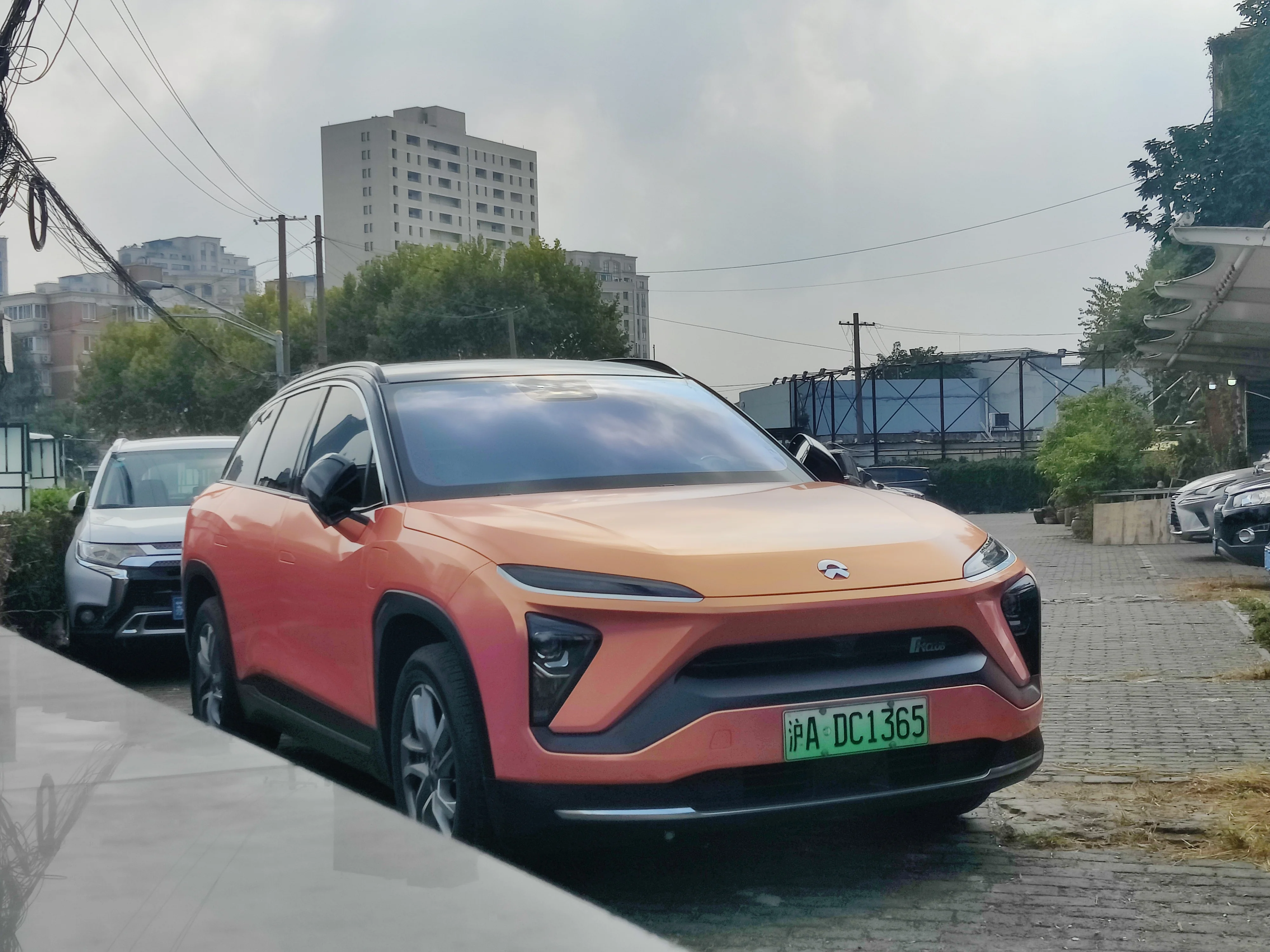 Nio ES6 – NIO mid-size luxury crossover suv