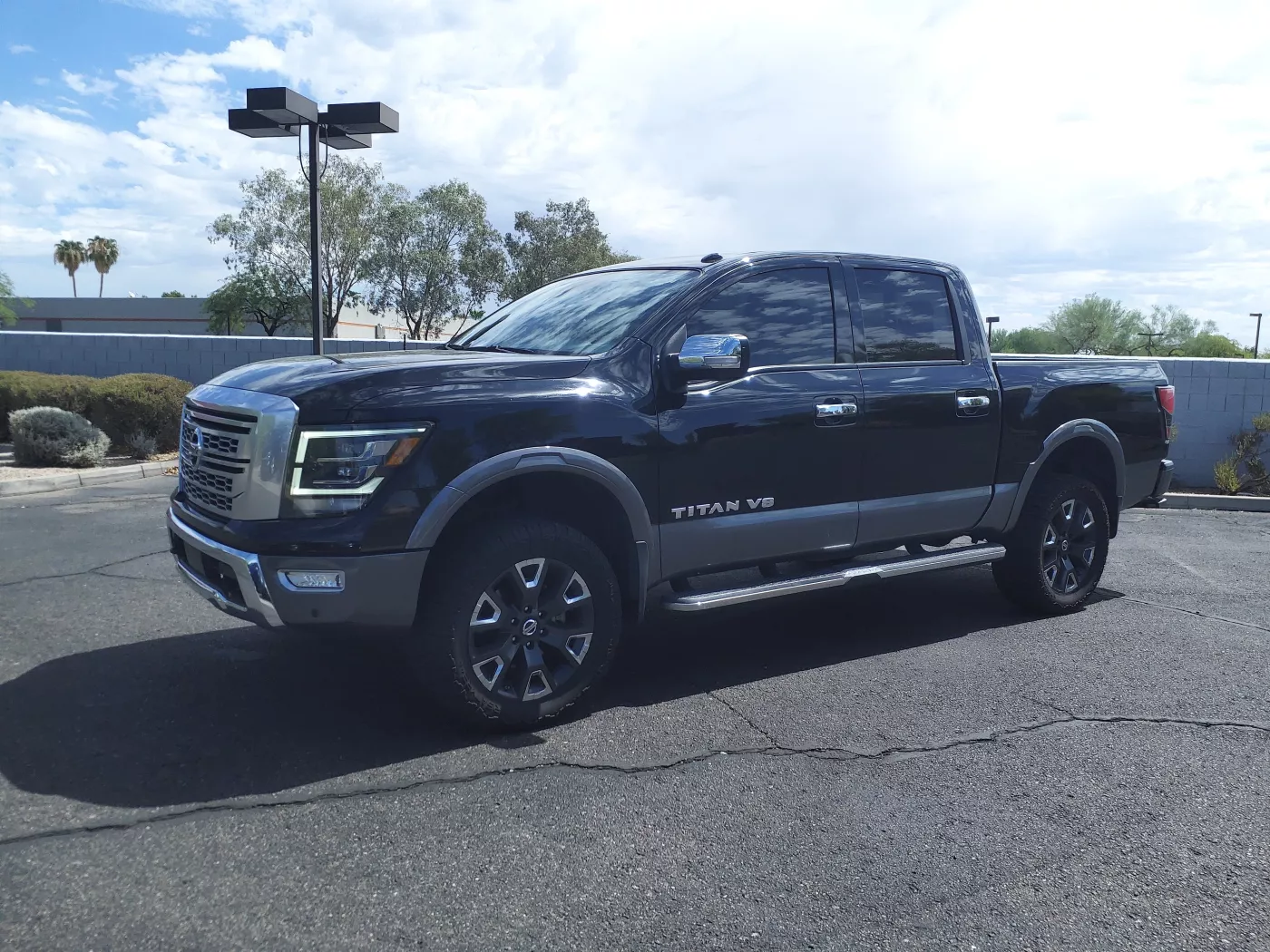 Nissan Titan – Nissan full-size pickup truck