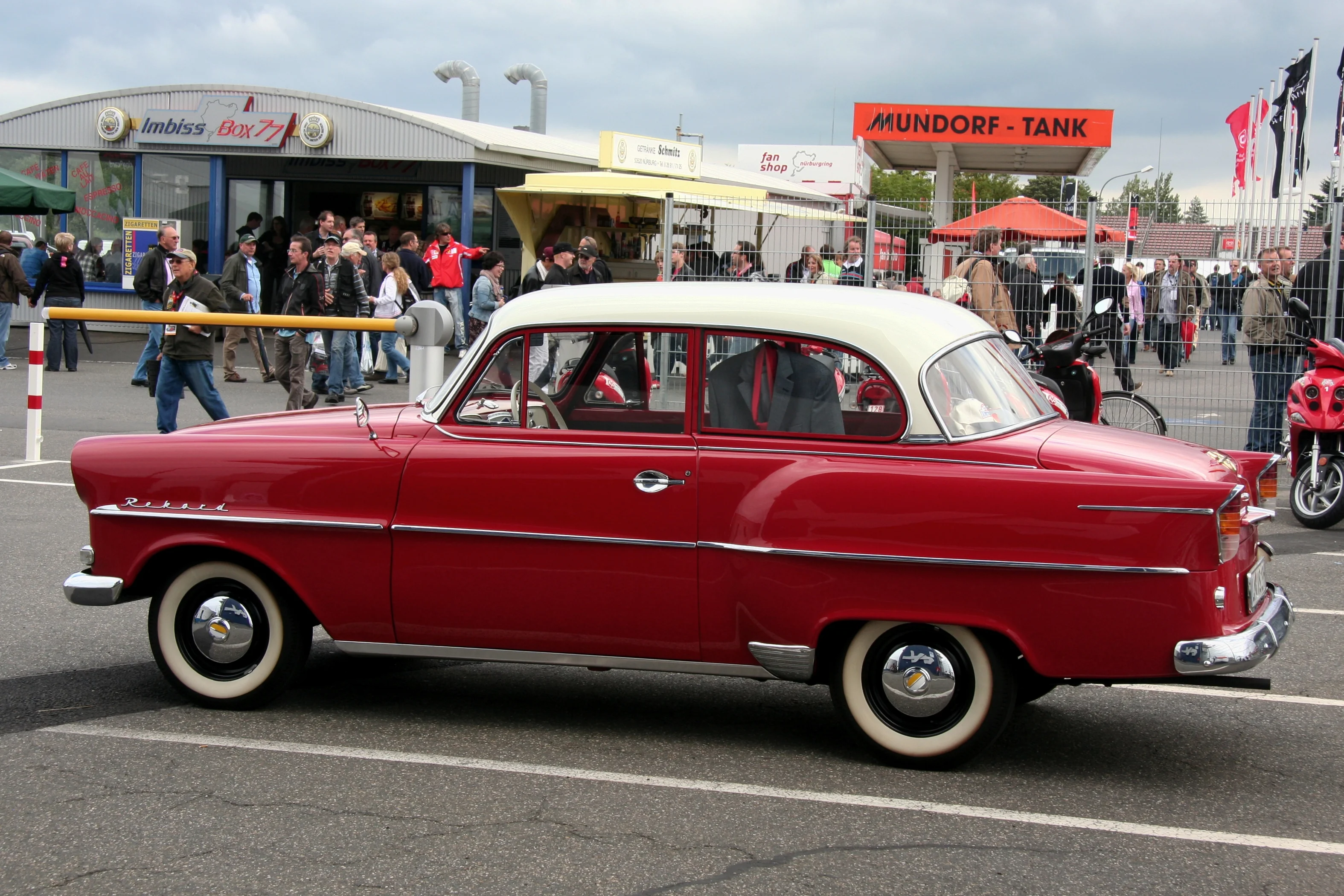 Opel Rekord – Opel family car