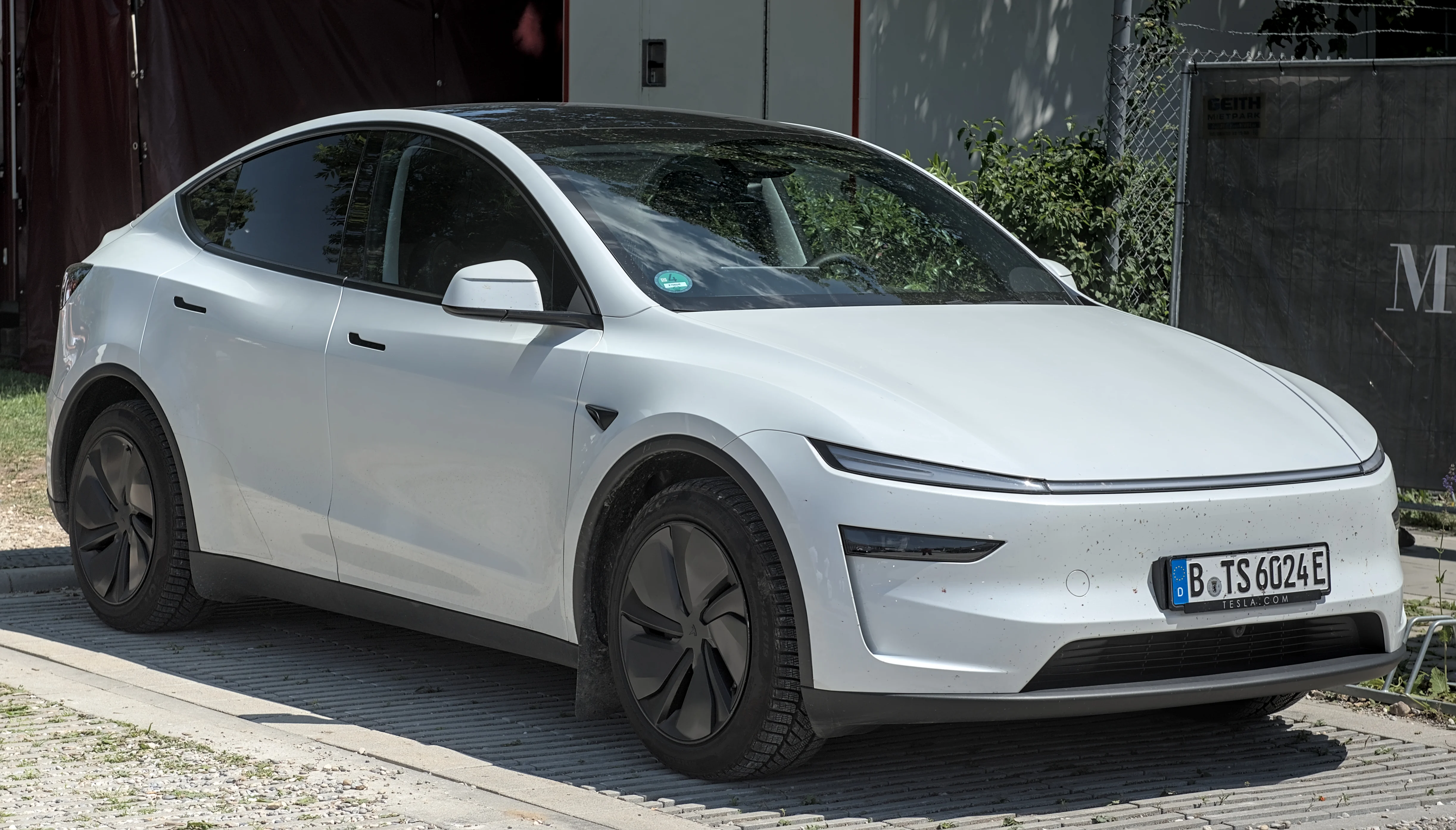Tesla Model Y – Tesla unbulleted list