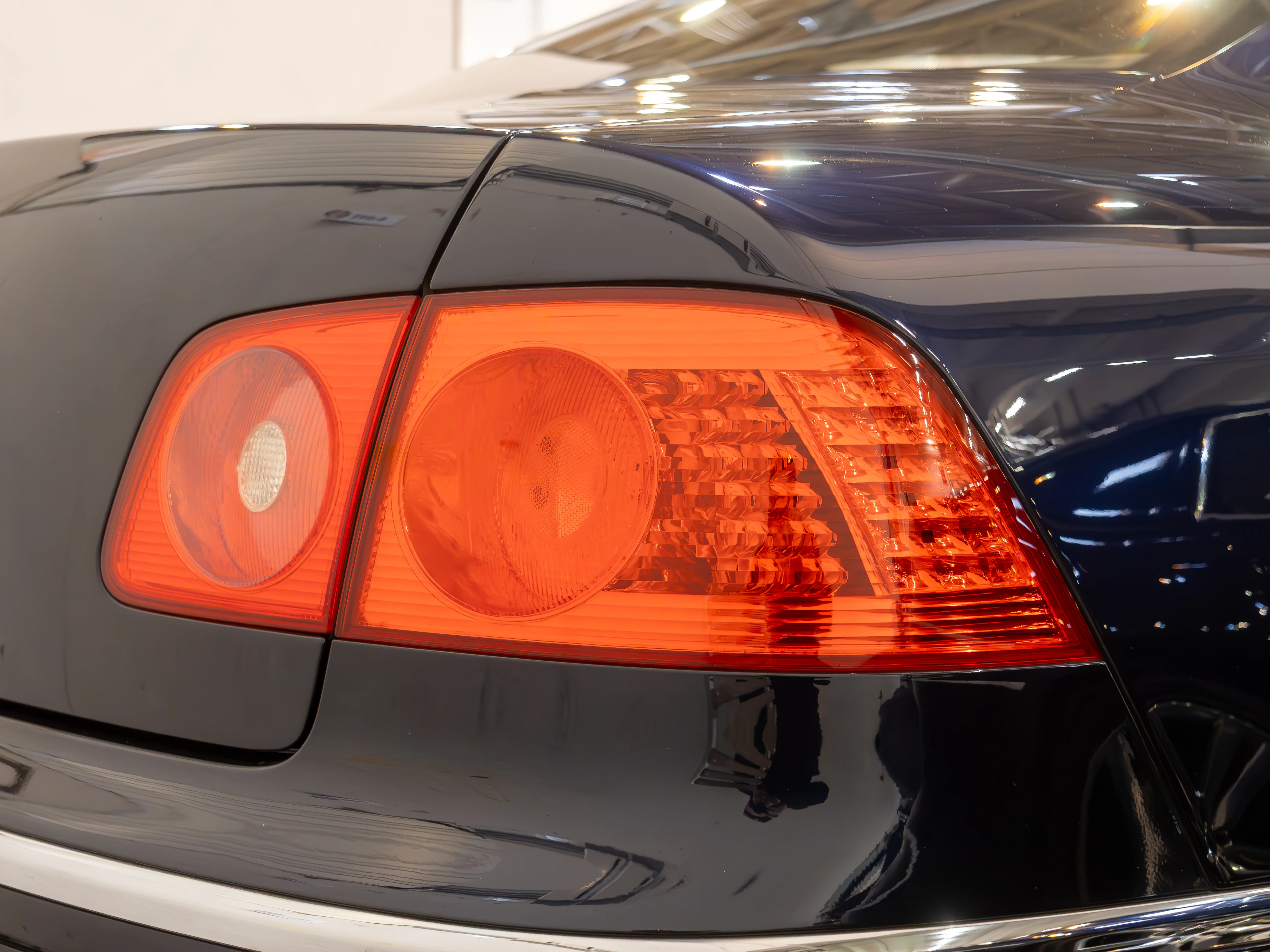 Volkswagen Phaeton – Volkswagen full-size luxury car