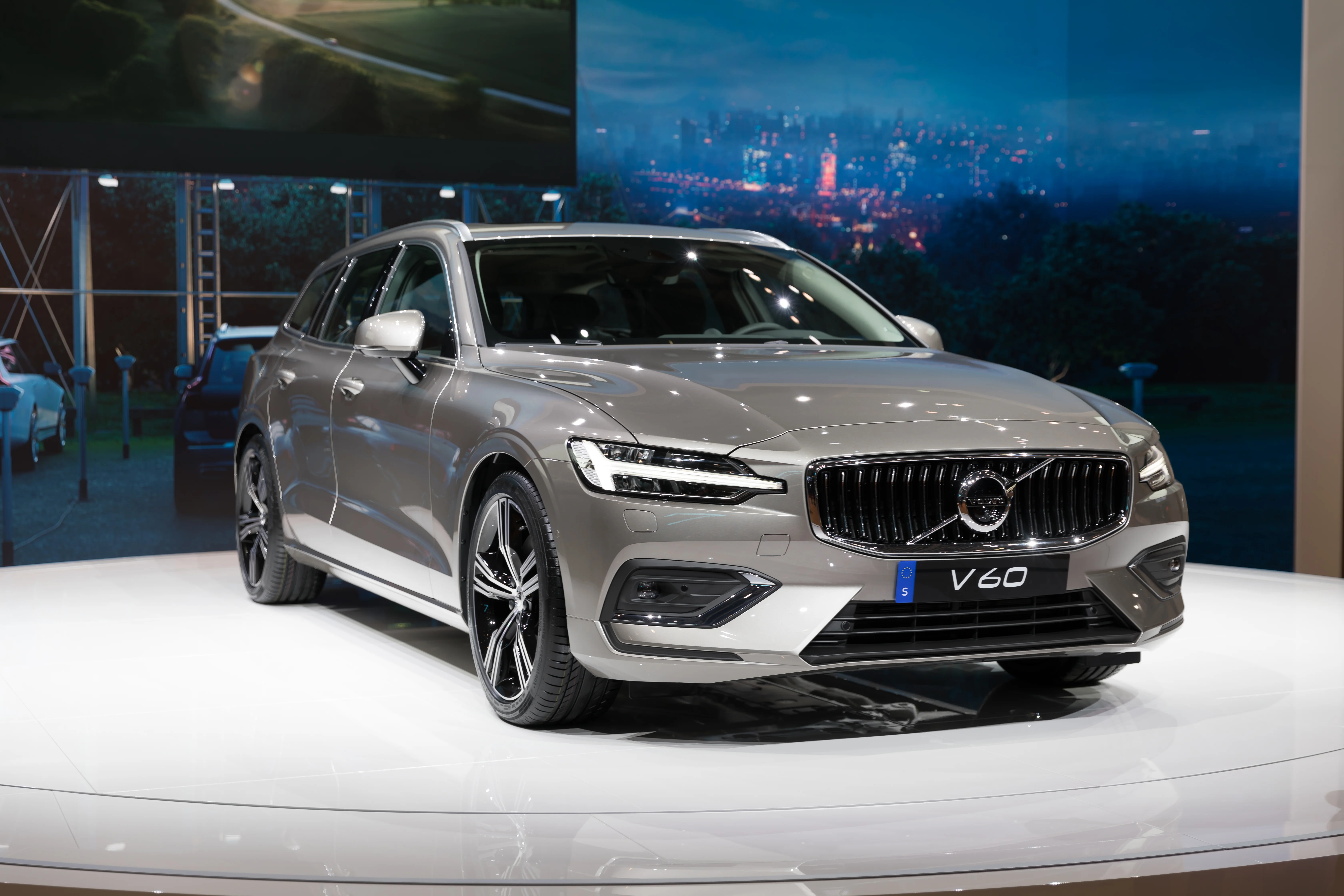 Volvo V60 – Volvo compact executive car