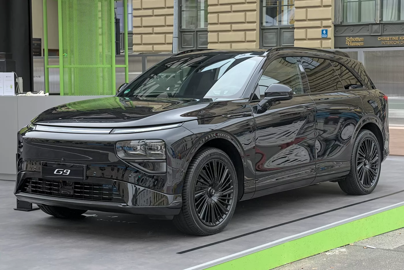XPeng G9 – XPeng mid-size crossover suv